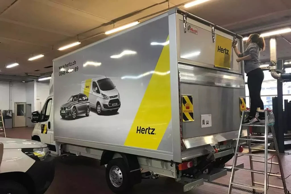 Bild: Hertz Lieferwagenbeschriftung